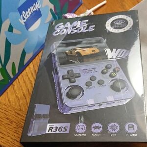 Handheld R36S. 20000 GAMES+